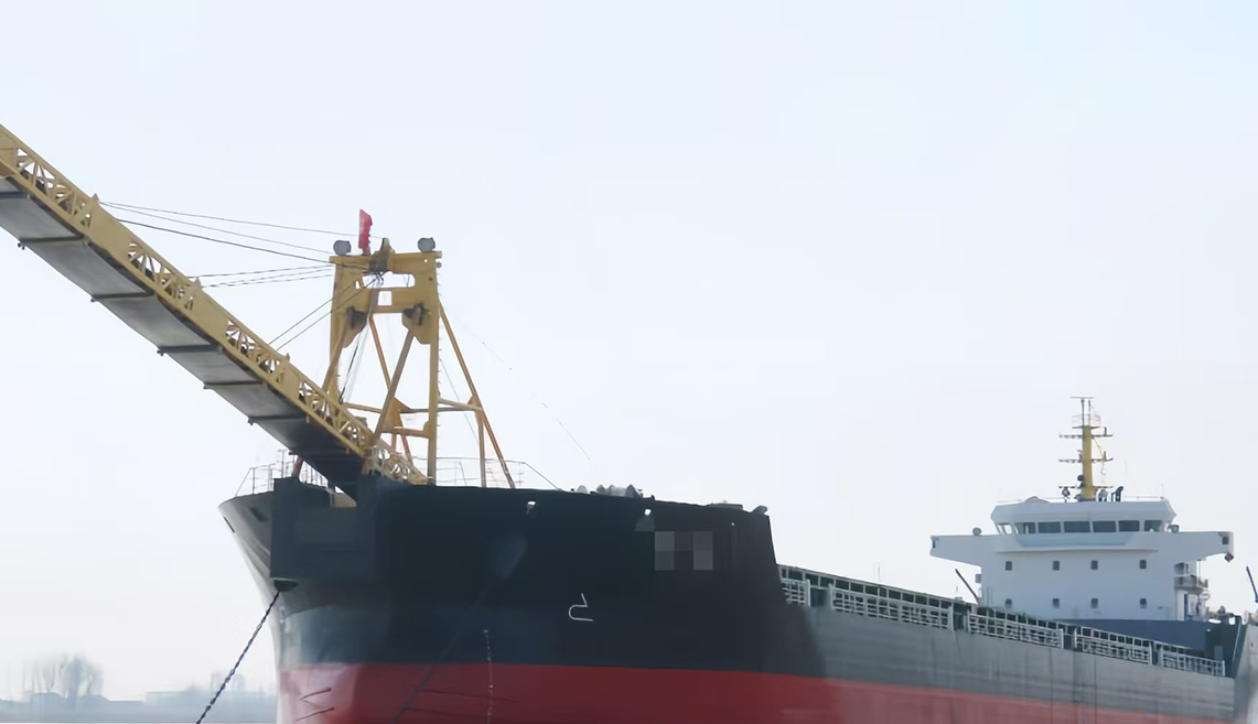 Jiangsu Qinfeng Shipbuilding Co., Ltd. self-unloading sand ships, deck ships, etc.: